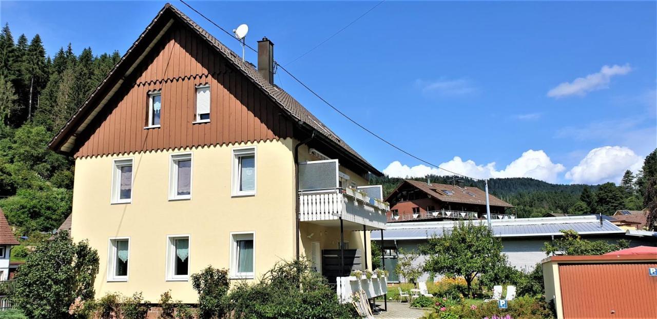 Liebevoll Gaestewohnungen Alpirsbach Exteriör bild